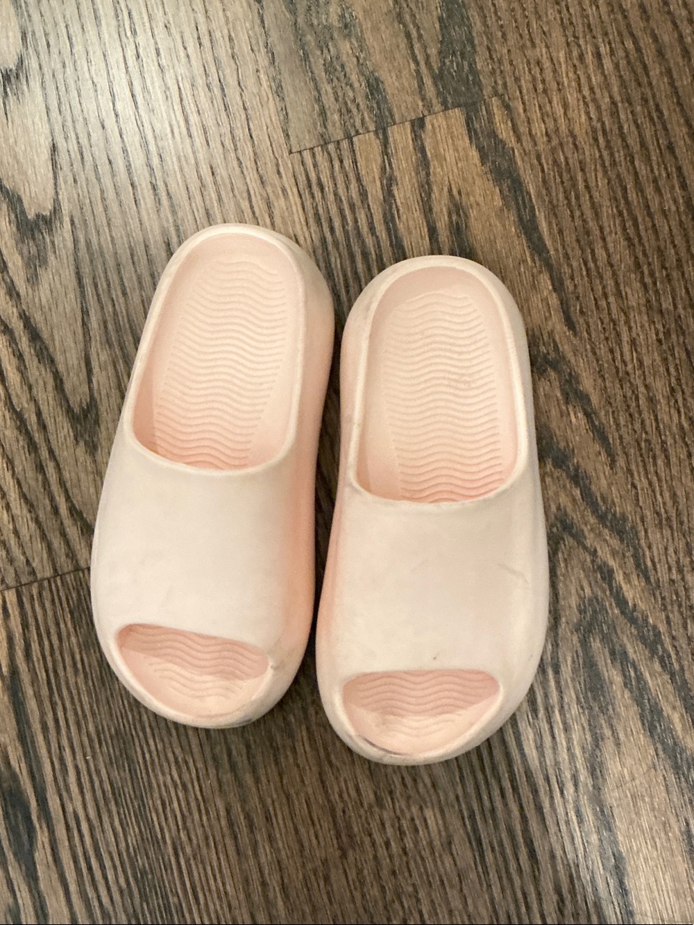 Minimal Slide Sandals in Light Pink